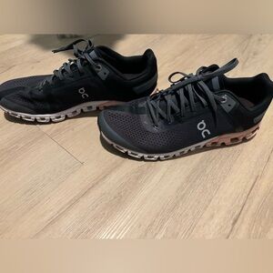 Woman’s size 10 On. cloud tennis shoes
